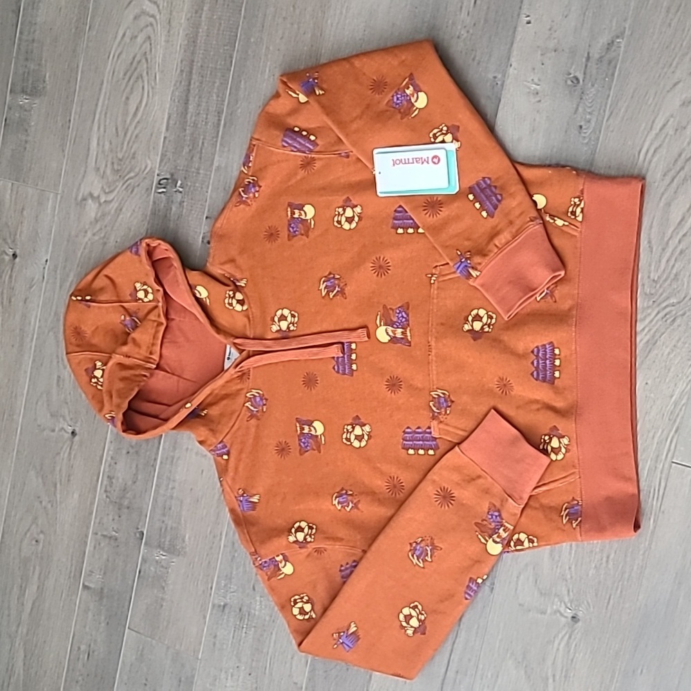 NEW sizeS Marmot hoodie